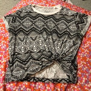 Black and white aztec print cropped tee